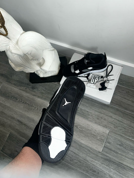 Jordan Retro 4 White Thunder